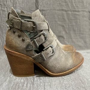 Womens Blazin Roxy Booties Jessi 3.5” Heels Brown Size 8.5 NEVER WORN